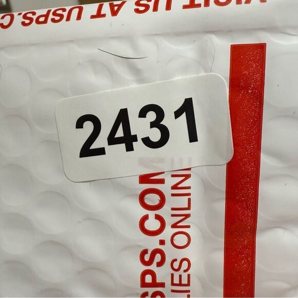 Ceramic Swan Figurine with Pink Rose - Picture 4 of 4